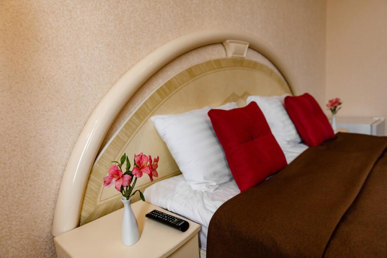 Argo Hotel Lviv Exterior photo